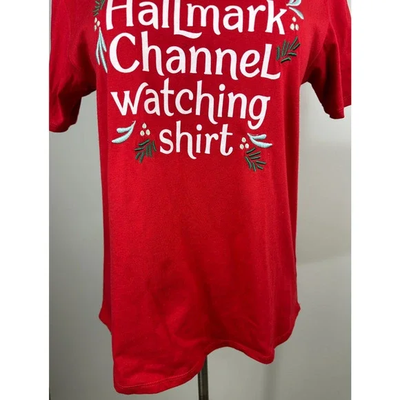✨2/$20 Hallmark Embroidered Red Holiday Festive Movie Watching Cotton T-Shirt XL - Picture 6 of 10